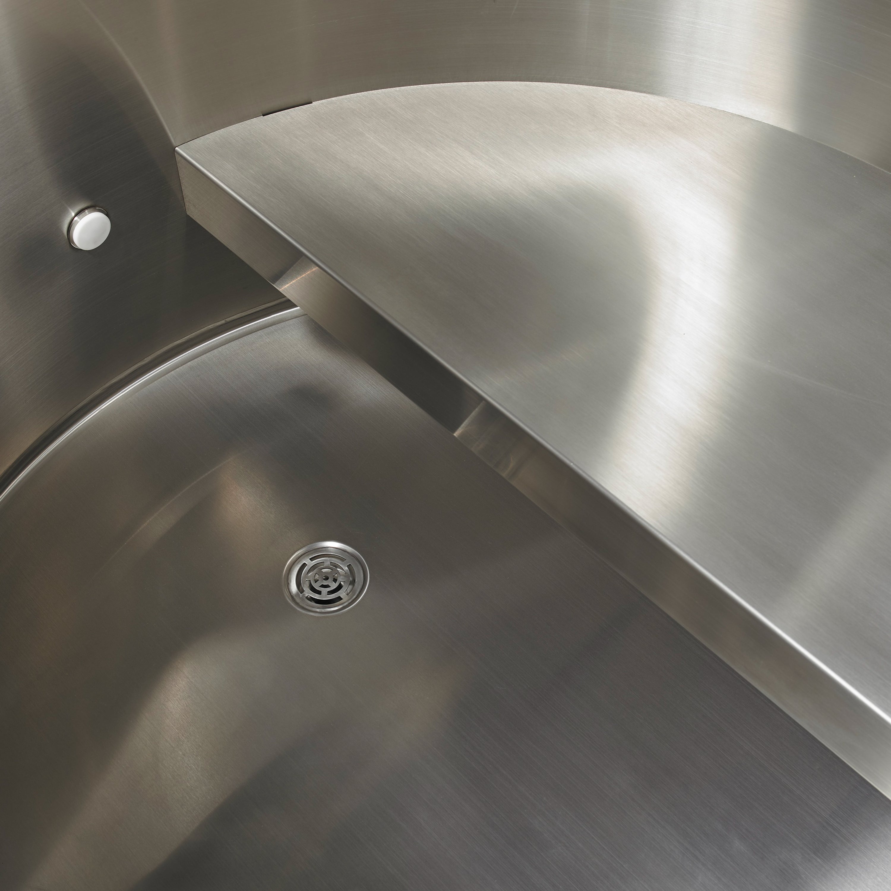 DCT Barrel SS stainless steel interior view
